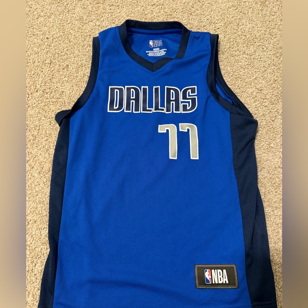 Luka Doncic Dallas Mavericks Jersey Youth Medium Worn Once